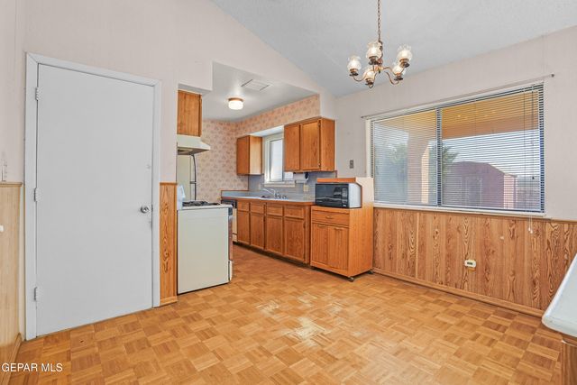 1628 GENE TORRES Drive, El Paso, TX 79936