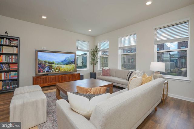 869 AMITY ST, Frederick, MD 21701