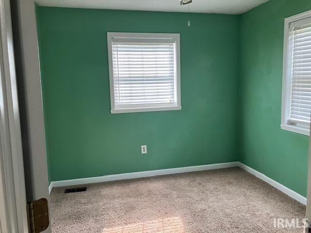 393 N Curtis Drive, Vincennes, IN 47591