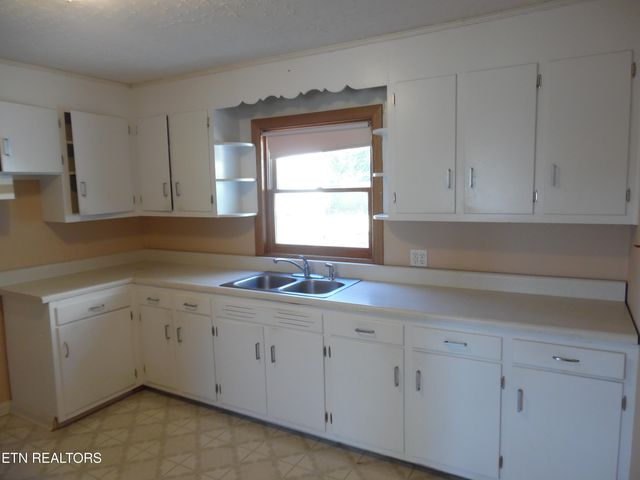 5503 kentwood Rd, Knoxville, TN 37912