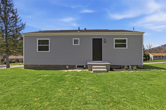 101 Dolomite Dr, Monroeville, PA 15146