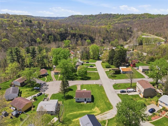 101 Dolomite Dr, Monroeville, PA 15146