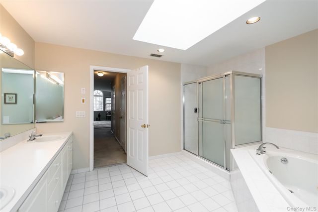 163 Doral Court, Roslyn, NY 11576