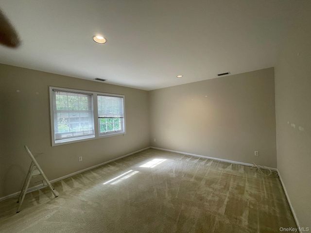 163 Doral Court, Roslyn, NY 11576