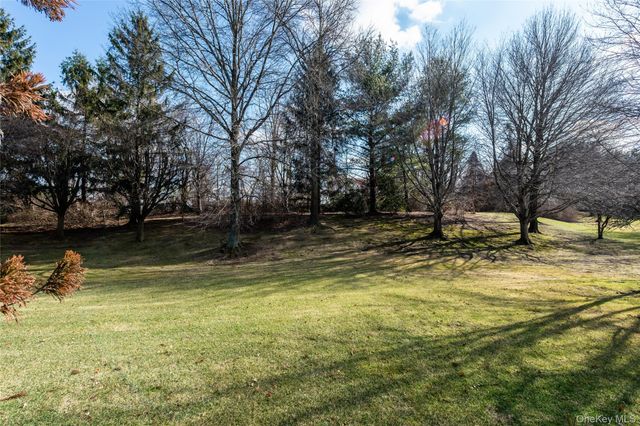 163 Doral Court, Roslyn, NY 11576