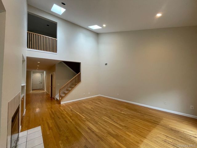 163 Doral Court, Roslyn, NY 11576