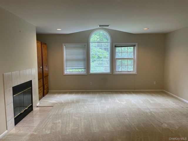 163 Doral Court, Roslyn, NY 11576