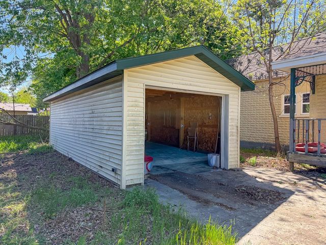 207 W Washington Street, Coleman, MI 48618