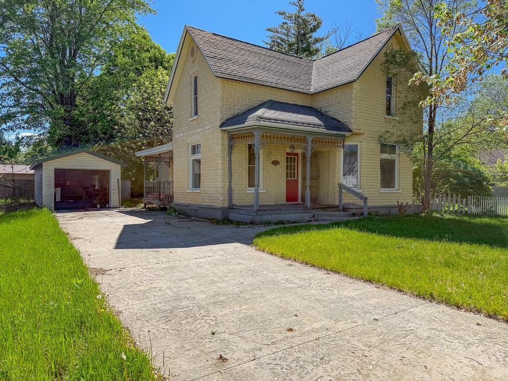 207 W Washington Street, Coleman, MI 48618