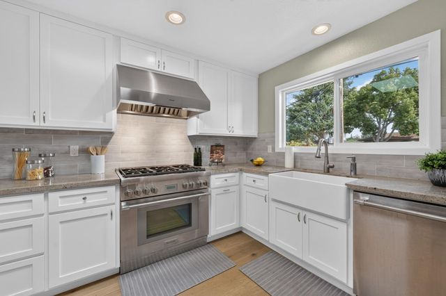 210 Rodonovan Drive, Santa Clara, CA 95051