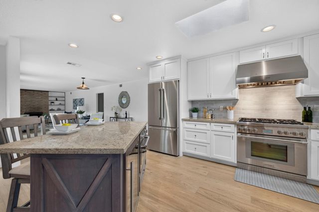 210 Rodonovan Drive, Santa Clara, CA 95051