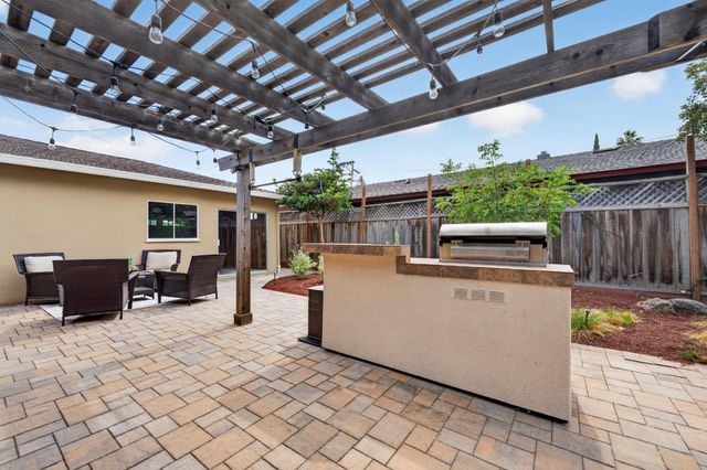 210 Rodonovan Drive, Santa Clara, CA 95051