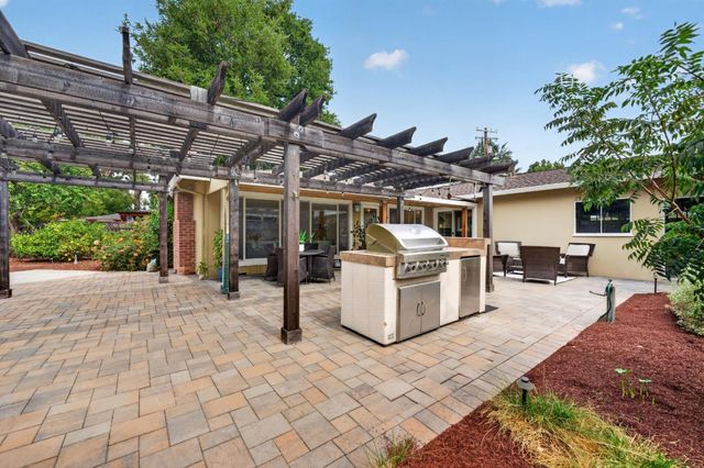 210 Rodonovan Drive, Santa Clara, CA 95051