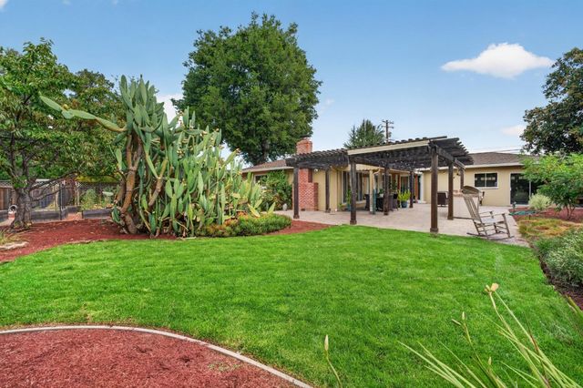 210 Rodonovan Drive, Santa Clara, CA 95051