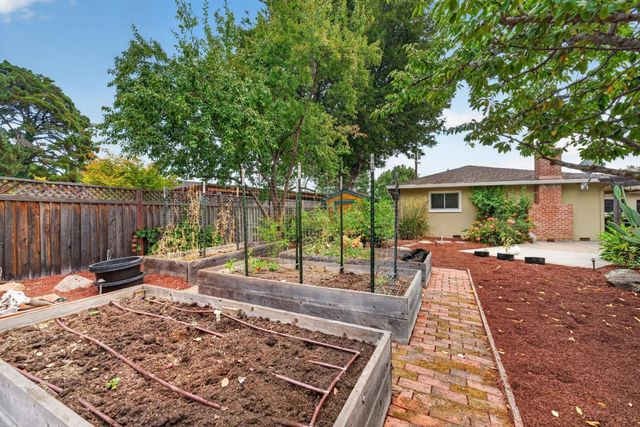 210 Rodonovan Drive, Santa Clara, CA 95051