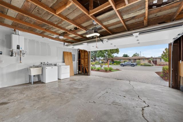 210 Rodonovan Drive, Santa Clara, CA 95051