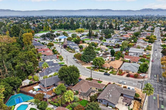 210 Rodonovan Drive, Santa Clara, CA 95051