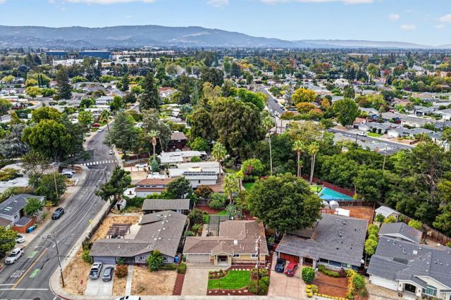 210 Rodonovan Drive, Santa Clara, CA 95051
