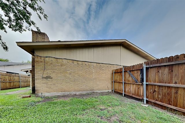 3839 Casa Del Sol Lane, Dallas, TX 75228