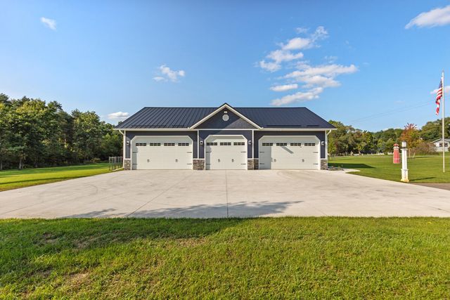 6432 Marsh Road, Plainwell, MI 49080