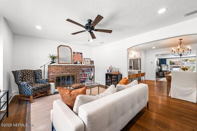 726 OLD HICKORY Road, Jacksonville, FL 32207