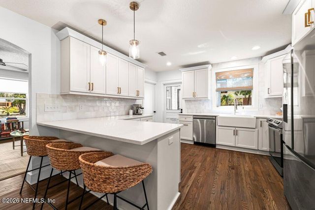 726 OLD HICKORY Road, Jacksonville, FL 32207