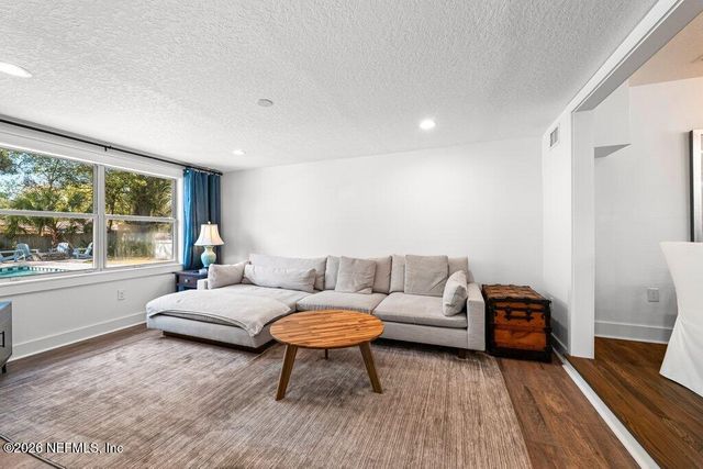 726 OLD HICKORY Road, Jacksonville, FL 32207