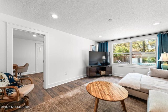 726 OLD HICKORY Road, Jacksonville, FL 32207