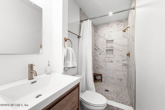 726 OLD HICKORY Road, Jacksonville, FL 32207