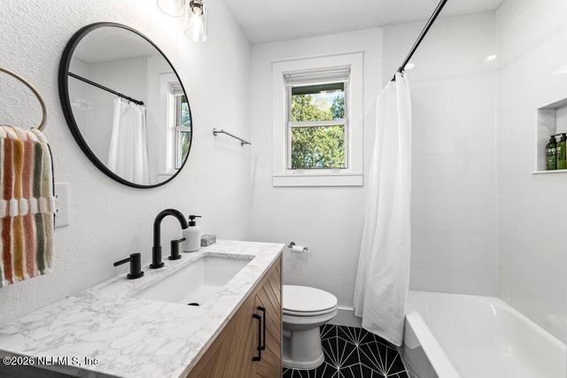 726 OLD HICKORY Road, Jacksonville, FL 32207