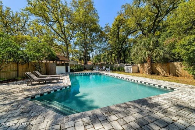 726 OLD HICKORY Road, Jacksonville, FL 32207