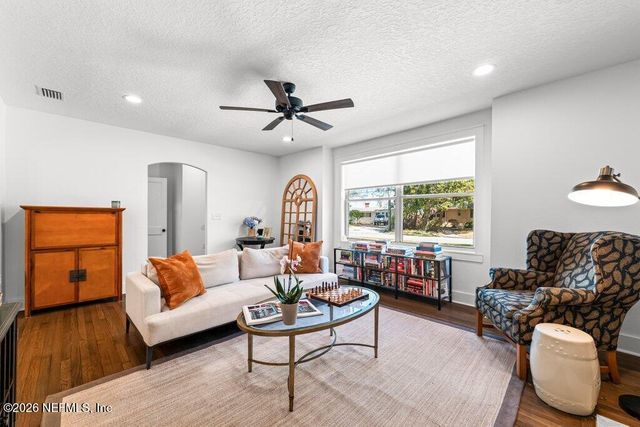 726 OLD HICKORY Road, Jacksonville, FL 32207