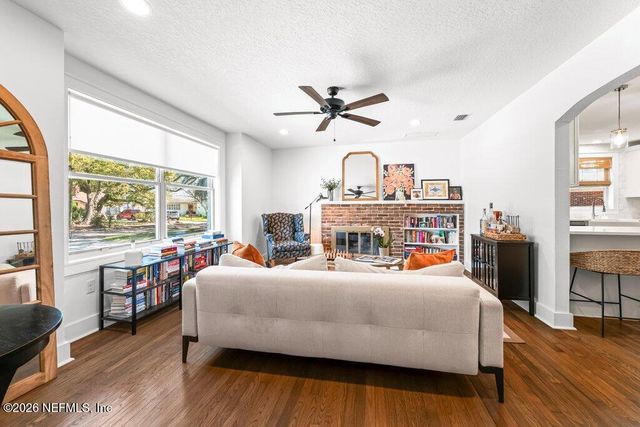 726 OLD HICKORY Road, Jacksonville, FL 32207