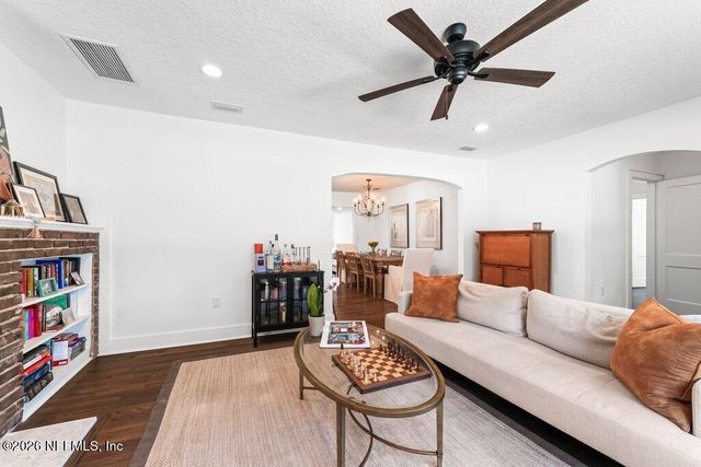 726 OLD HICKORY Road, Jacksonville, FL 32207