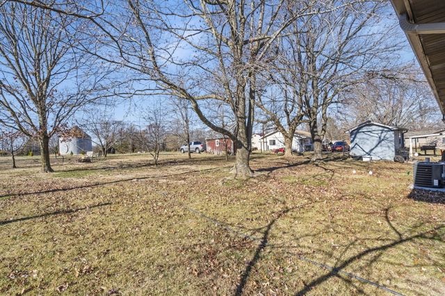 1529 South Jefferson Avenue, Aurora, MO 65605