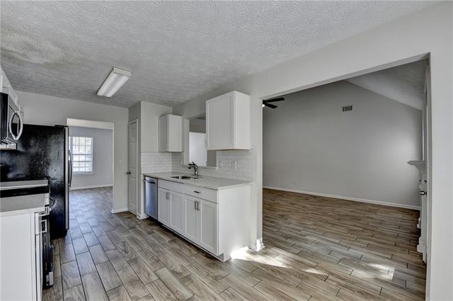 510 Saint James Court, Lawrenceville, GA 30044