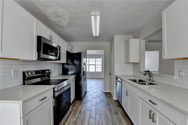 510 Saint James Court, Lawrenceville, GA 30044