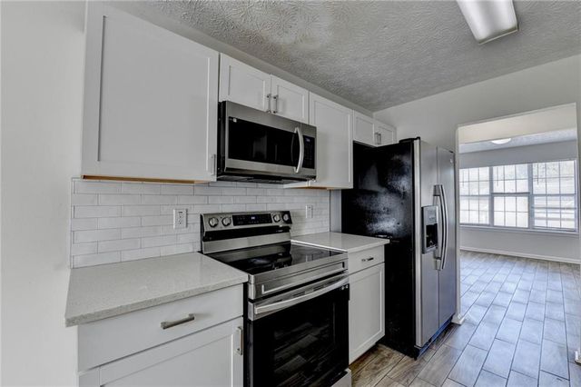 510 Saint James Court, Lawrenceville, GA 30044