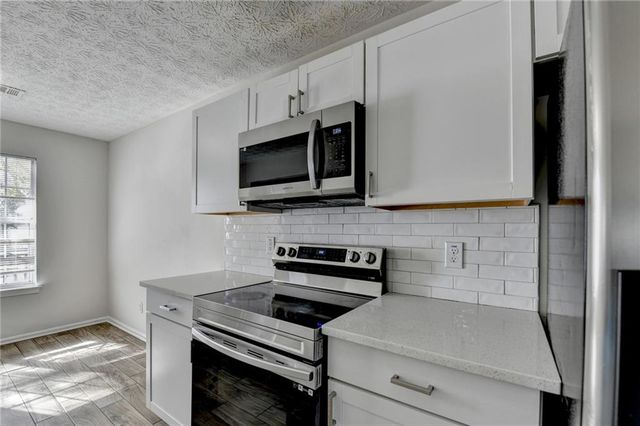 510 Saint James Court, Lawrenceville, GA 30044