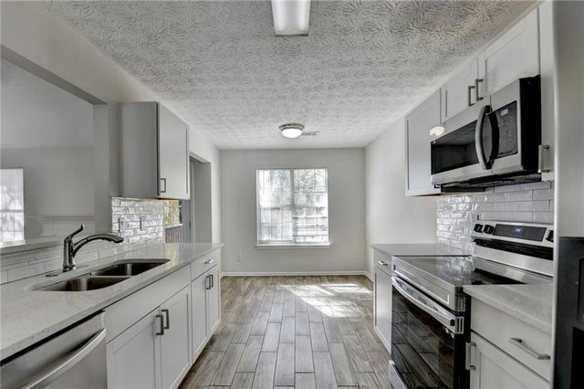 510 Saint James Court, Lawrenceville, GA 30044