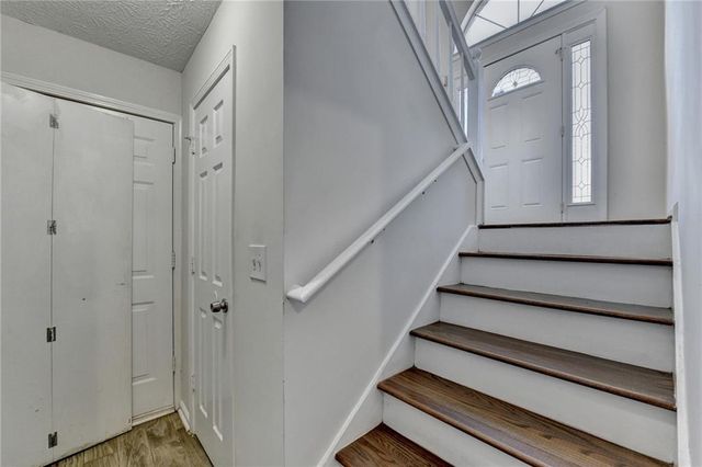 510 Saint James Court, Lawrenceville, GA 30044