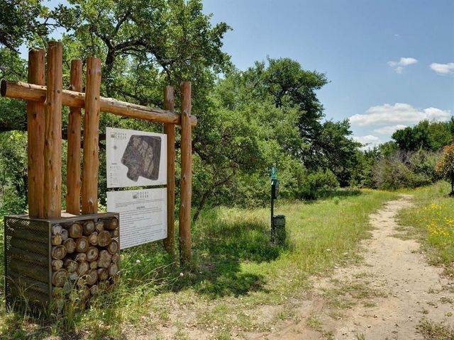 8709 Fescue LN, Austin, TX 78738