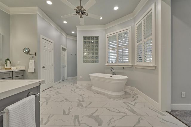 43 Meadow Brook Place, The Woodlands, TX 77382