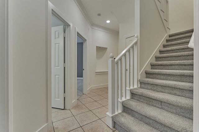 43 Meadow Brook Place, The Woodlands, TX 77382