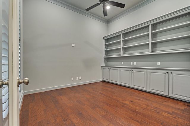 43 Meadow Brook Place, The Woodlands, TX 77382