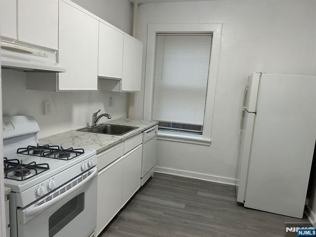 250 Broad 2D, Leonia, NJ 07605