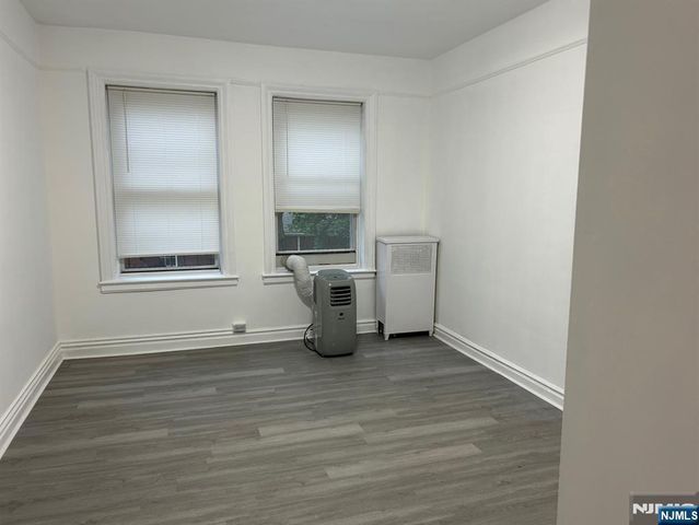 250 Broad 2D, Leonia, NJ 07605