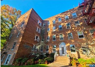 250 Broad 2D, Leonia, NJ 07605