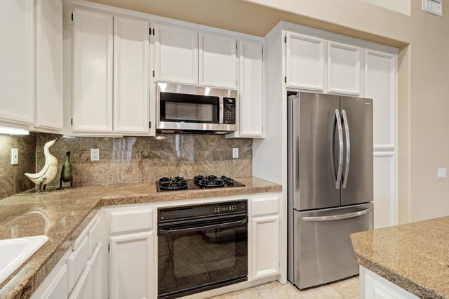 1484 Willow Bend Rd, Folsom, CA 95630