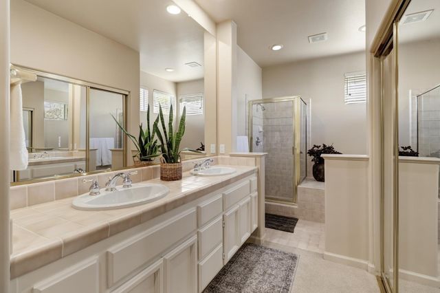 1484 Willow Bend Rd, Folsom, CA 95630